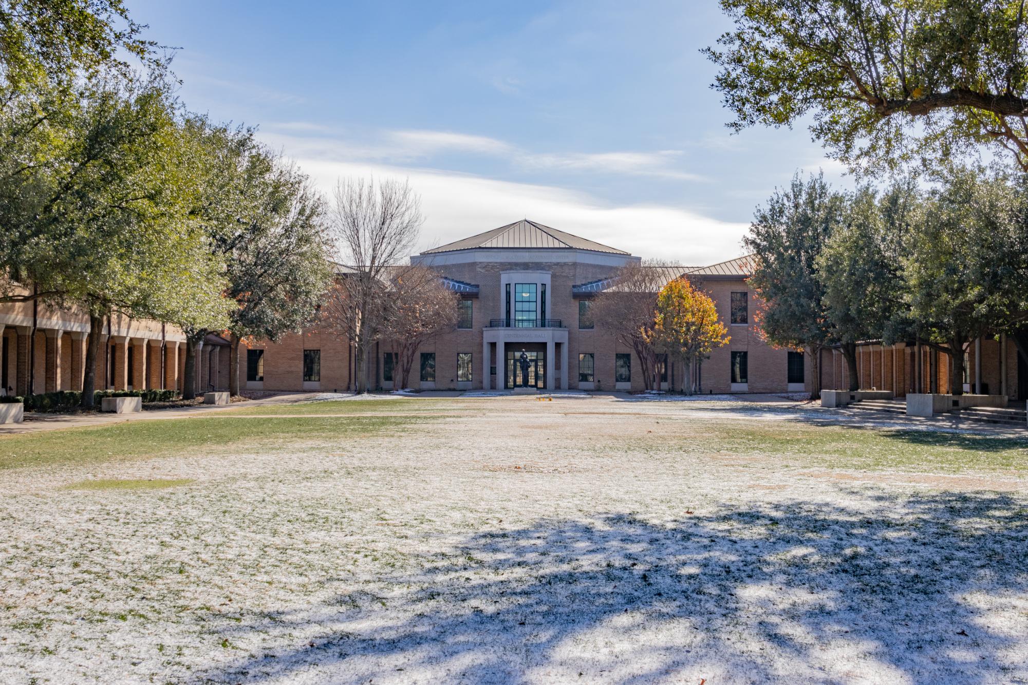The campus was covered in a thin layer of snow, however school was not canceled.